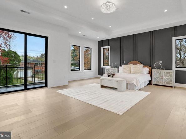 6820 Broyhill Street, Mclean VA 22101