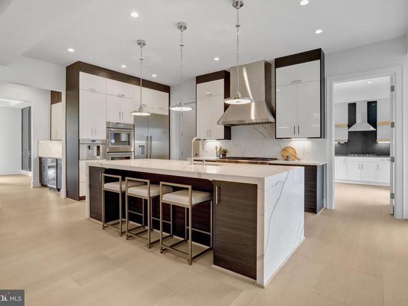 6820 Broyhill Street, Mclean VA 22101