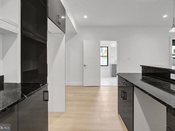 6820 Broyhill Street, Mclean VA 22101