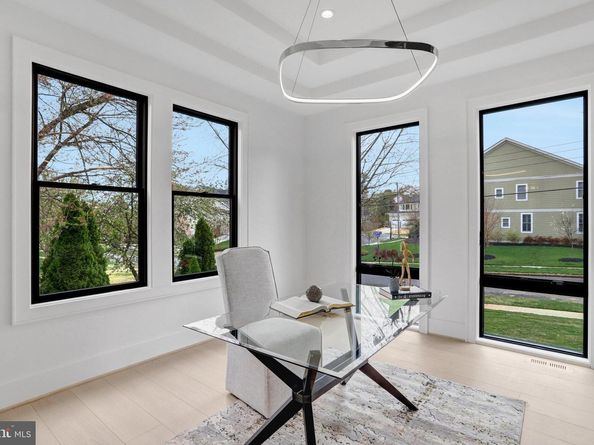 6820 Broyhill Street, Mclean VA 22101
