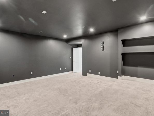 6820 Broyhill Street, Mclean VA 22101