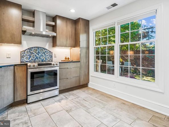421 S Columbus Street S 421, Alexandria VA 22314