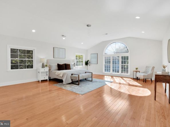 1615 S Oakland Street, Arlington VA 22204