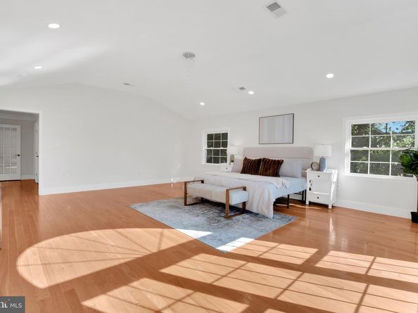 1615 S Oakland Street, Arlington VA 22204