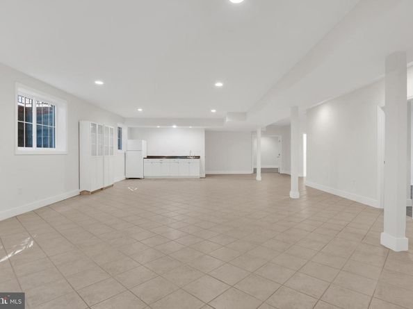 1615 S Oakland Street, Arlington VA 22204