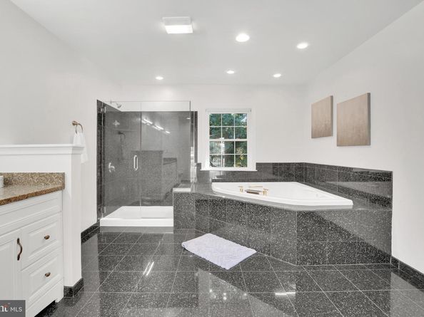1615 S Oakland Street, Arlington VA 22204