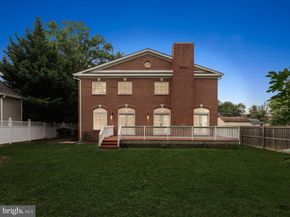 1615 S Oakland Street, Arlington VA 22204