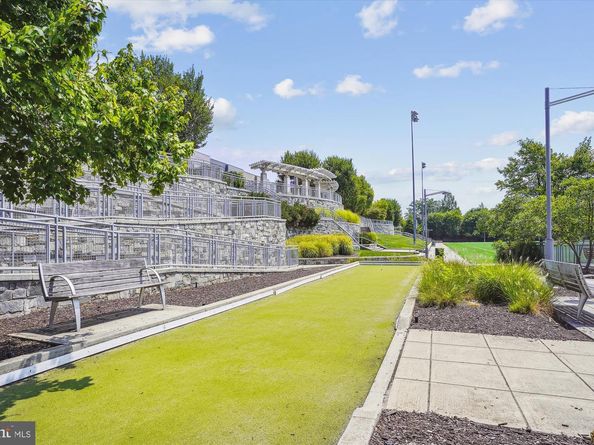 563 Florida Avenue 102, Herndon VA 20170