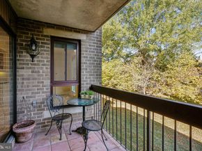 563 Florida Avenue 102, Herndon VA 20170