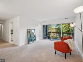 563 Florida Avenue 102, Herndon VA 20170