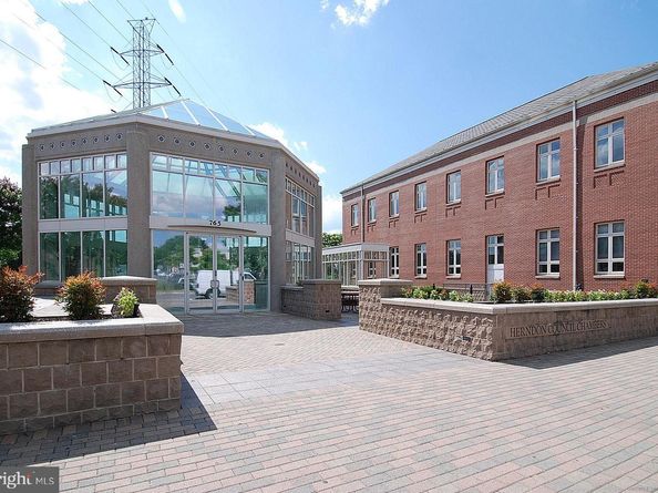 563 Florida Avenue 102, Herndon VA 20170