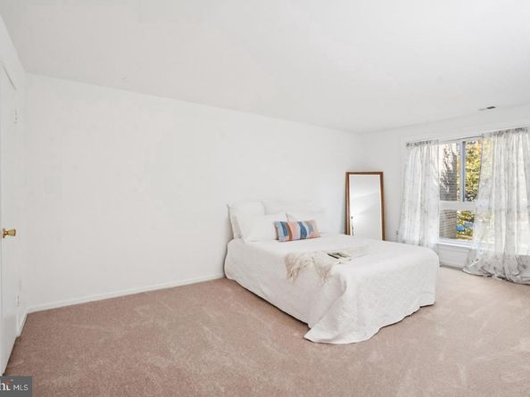 563 Florida Avenue 102, Herndon VA 20170