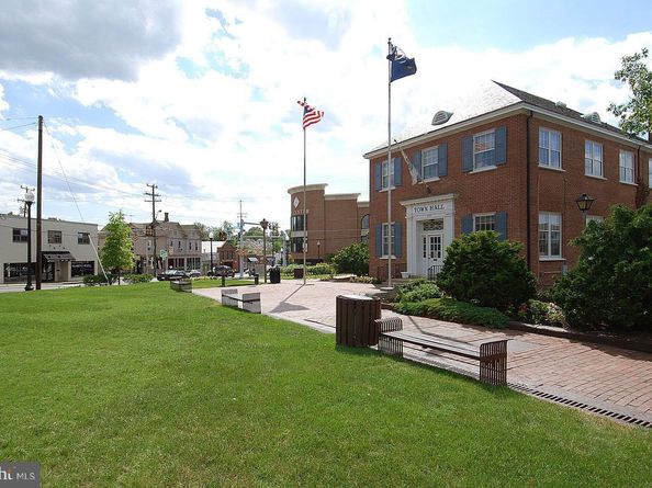 563 Florida Avenue 102, Herndon VA 20170