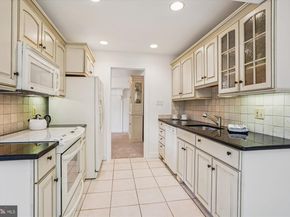 563 Florida Avenue 102, Herndon VA 20170