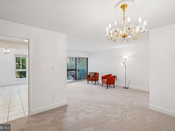 563 Florida Avenue 102, Herndon VA 20170