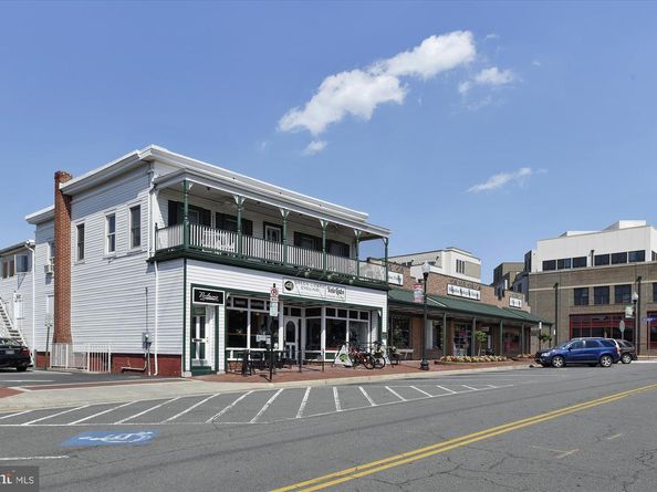 563 Florida Avenue 102, Herndon VA 20170