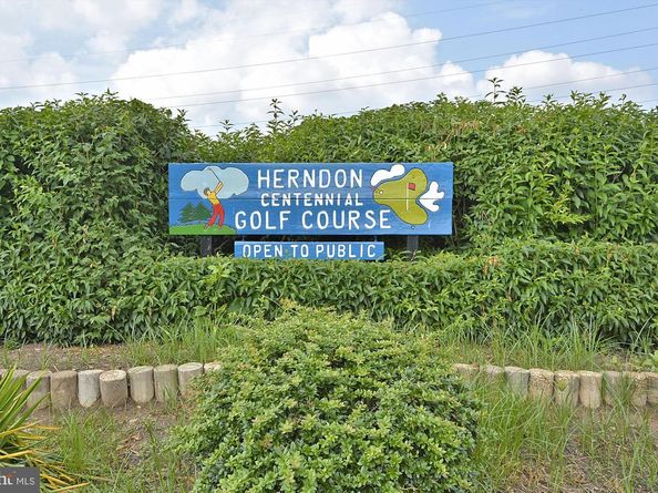 563 Florida Avenue 102, Herndon VA 20170