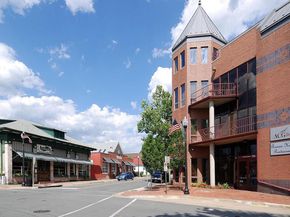 563 Florida Avenue 102, Herndon VA 20170