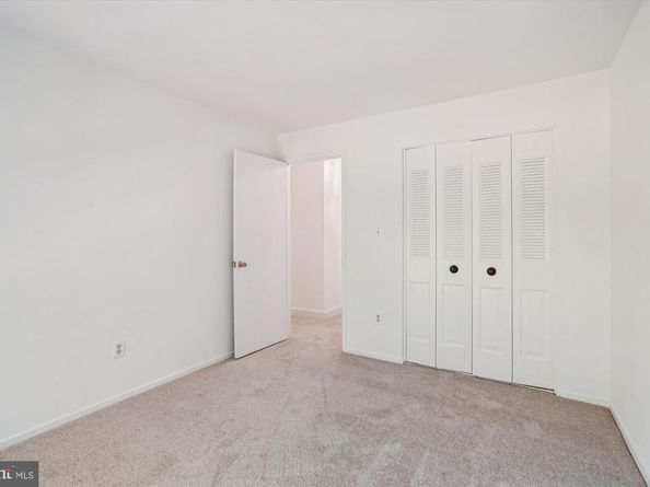 563 Florida Avenue 102, Herndon VA 20170