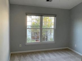 12968 Wood Crescent Circle, Herndon VA 20171