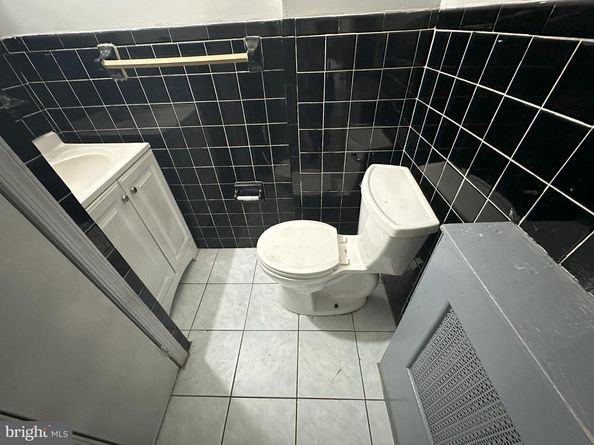 2429 S Lawrence Street, Philadelphia PA 19148