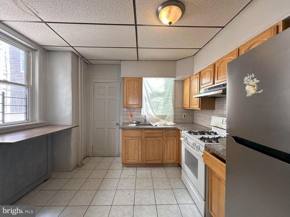 2429 S Lawrence Street, Philadelphia PA 19148