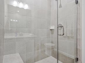21914 Hawksbill High Circle 304, Sterling VA 20164