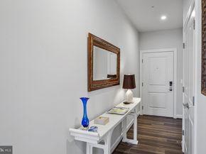 21914 Hawksbill High Circle 304, Sterling VA 20164