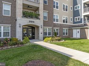 21914 Hawksbill High Circle 304, Sterling VA 20164