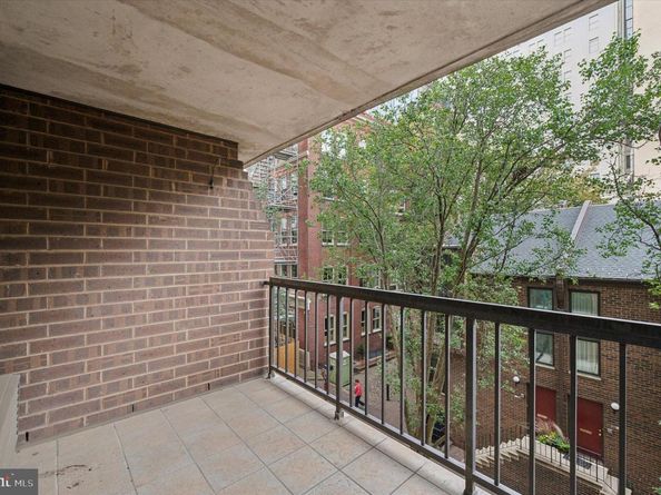 233 S 6TH Street 305D, Philadelphia PA 19106
