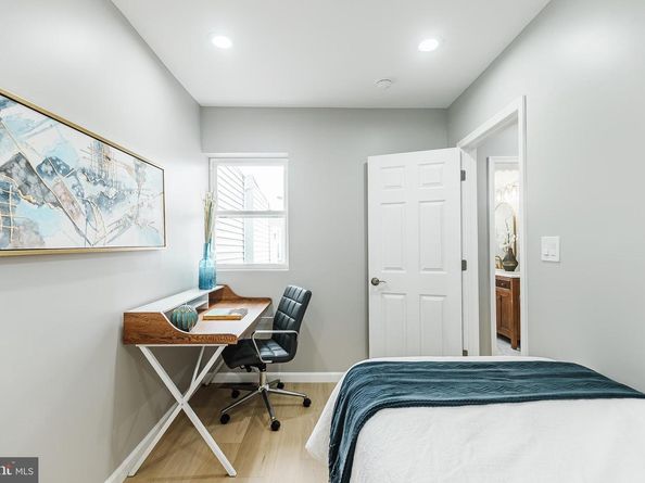 112 Hoffman Street, Philadelphia PA 19148