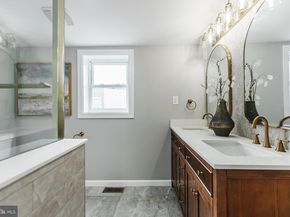 112 Hoffman Street, Philadelphia PA 19148