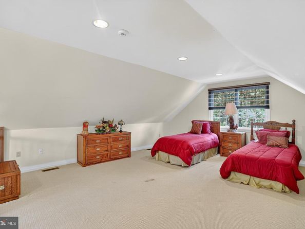1513 Sumneytown Pike, Gwynedd PA 19436