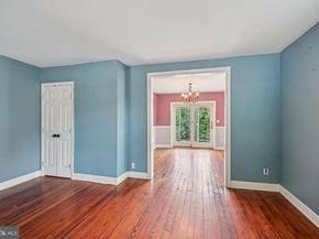 20 W Waverly Road, Glenside PA 19038