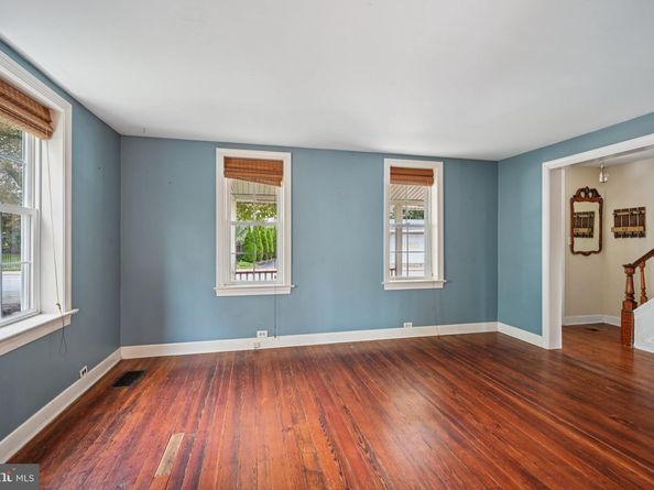 20 W Waverly Road, Glenside PA 19038