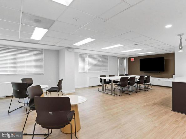 2500 N Van Dorn Street 316, Alexandria VA 22302
