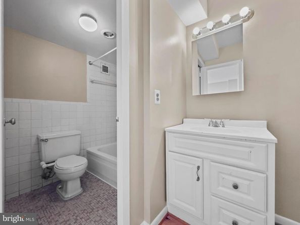 2500 N Van Dorn Street 316, Alexandria VA 22302