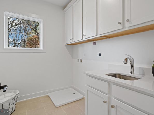 7416 Sportsman Drive, Falls Church VA 22043