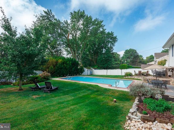 2017 Quarry Road, Yardley PA 19067