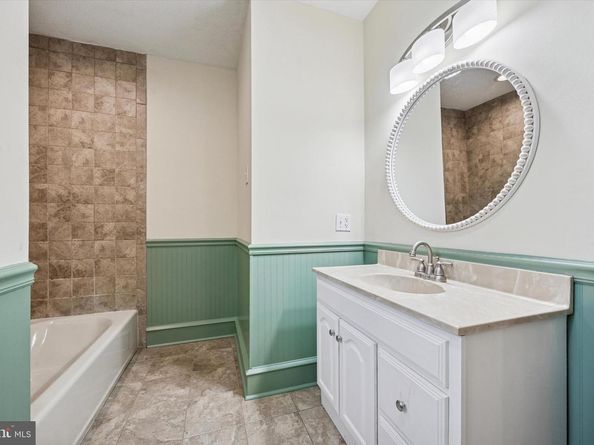 2439 Susquehanna Road, Abington PA 19001