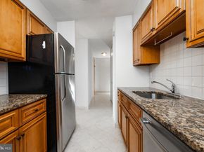 1420 Locust Street 24R, Philadelphia PA 19102
