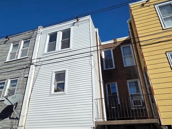 560 E Carver Street, Philadelphia PA 19120