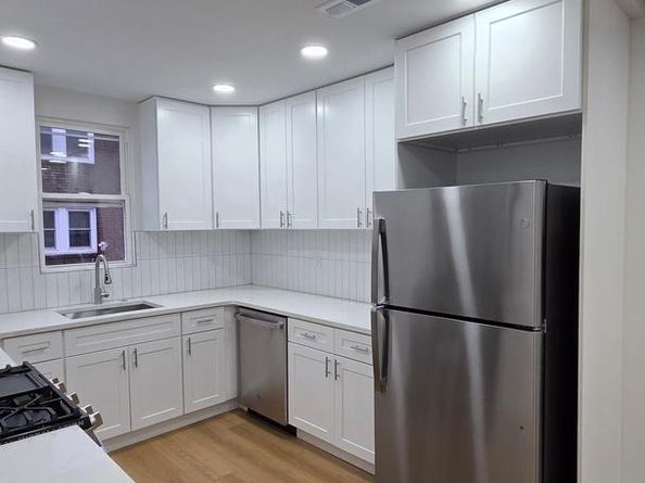 560 E Carver Street, Philadelphia PA 19120