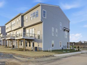 110 Lizabetta Lane 82, King Of Prussia PA 19406