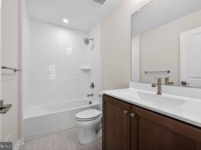 110 Lizabetta Lane 82, King Of Prussia PA 19406