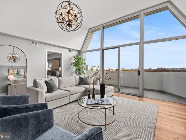 700 7TH Street SW 813, Washington DC 20024