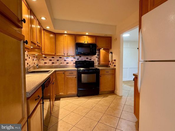 1575 W Street Road 327, Warminster PA 18974