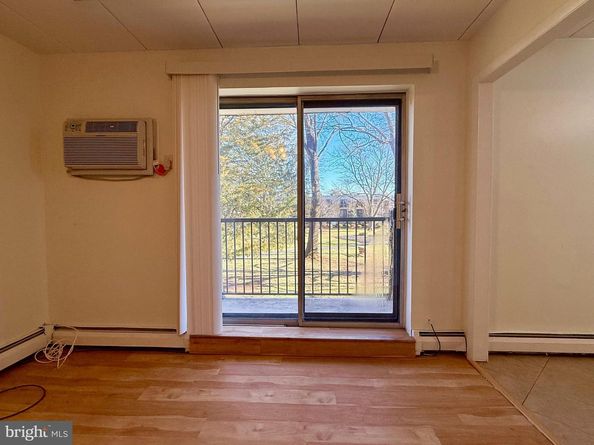 1575 W Street Road 327, Warminster PA 18974