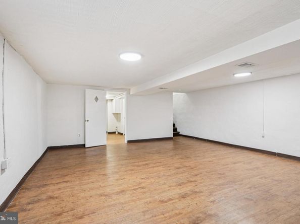 8855 Winchester Avenue, Philadelphia PA 19115