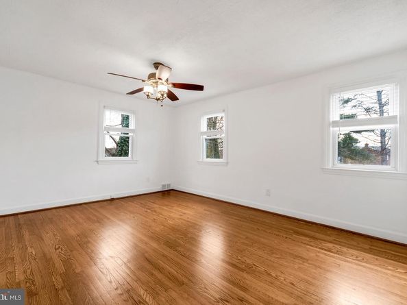 349 Kirks Lane, Drexel Hill PA 19026